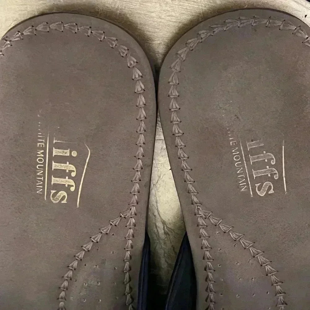 WOMENS CLIFFS FLAT BLACK SANDALS EUC SIZE 7 - Picture 8 of 11